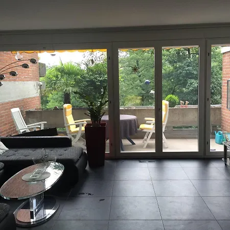 Apartmán Gepflegte Ferienwohnung Mit Aussenpool